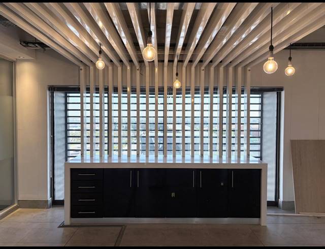 442M² OFFICE TO LET IN VORNA VALLEY